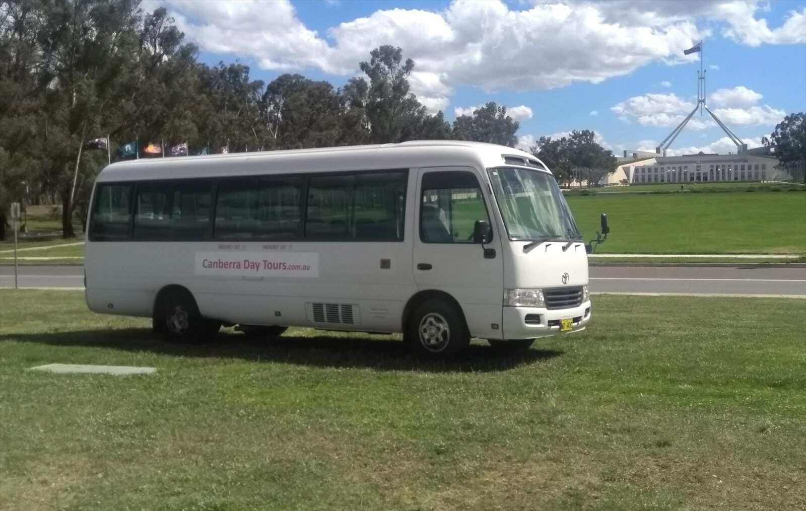 canberra day tours explorer bus