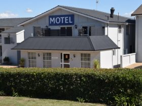 Best Western Coachman’s Inn Motel